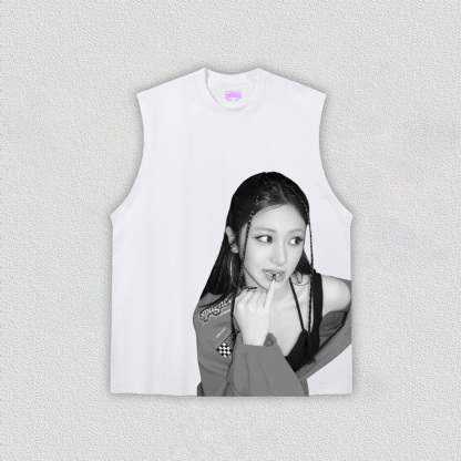 LE SSERAFIM yunjin TEE