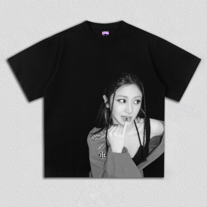 LE SSERAFIM yunjin TEE