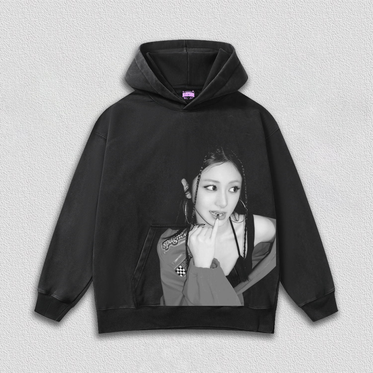 LE SSERAFIM yunjin TEE