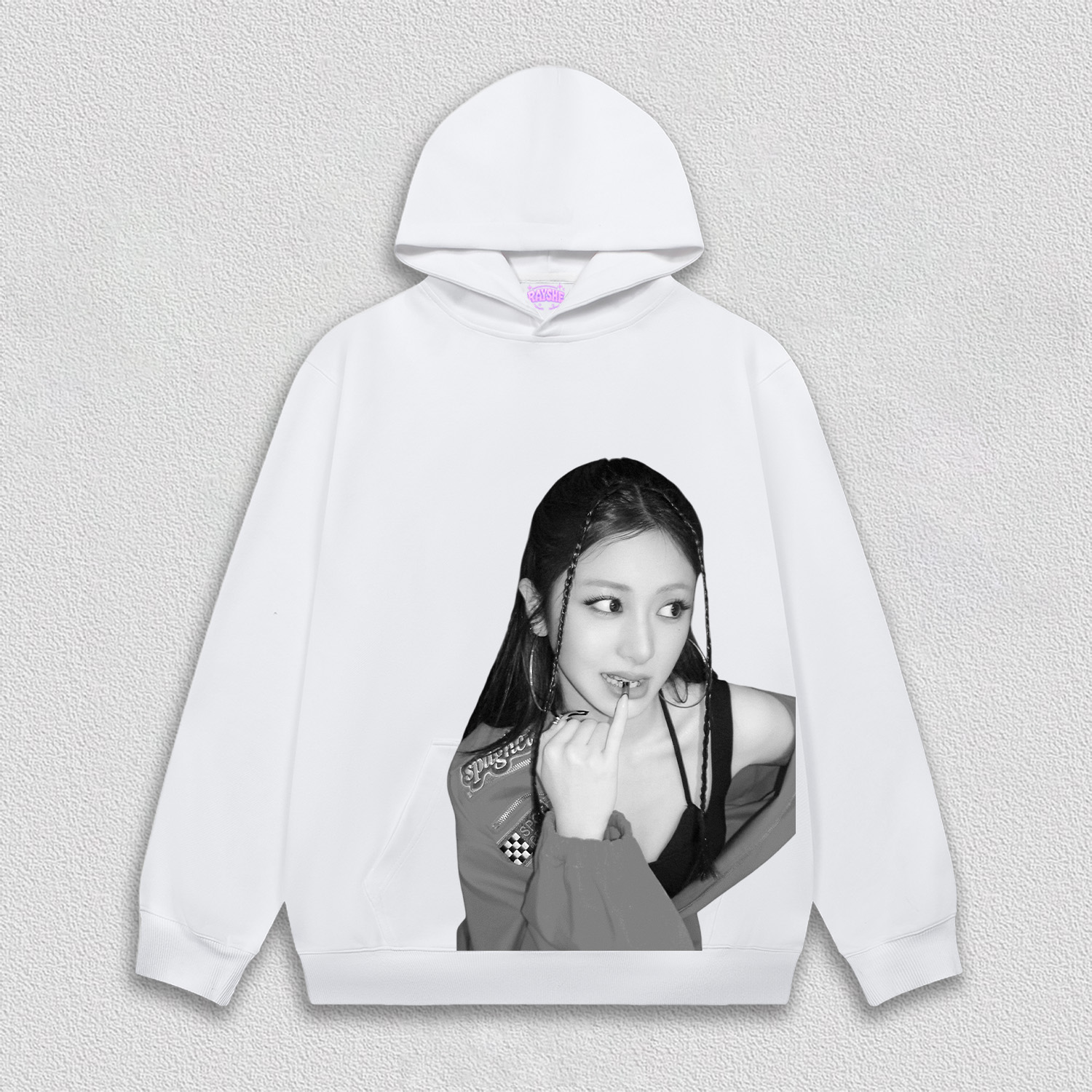 LE SSERAFIM yunjin TEE