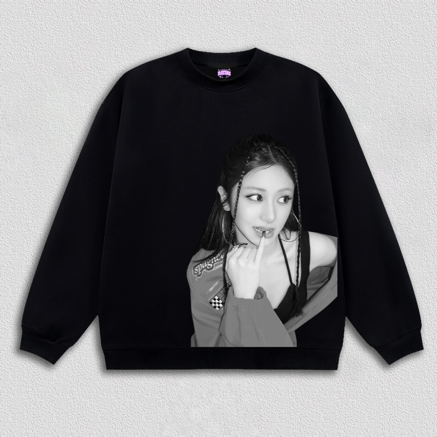 LE SSERAFIM yunjin TEE