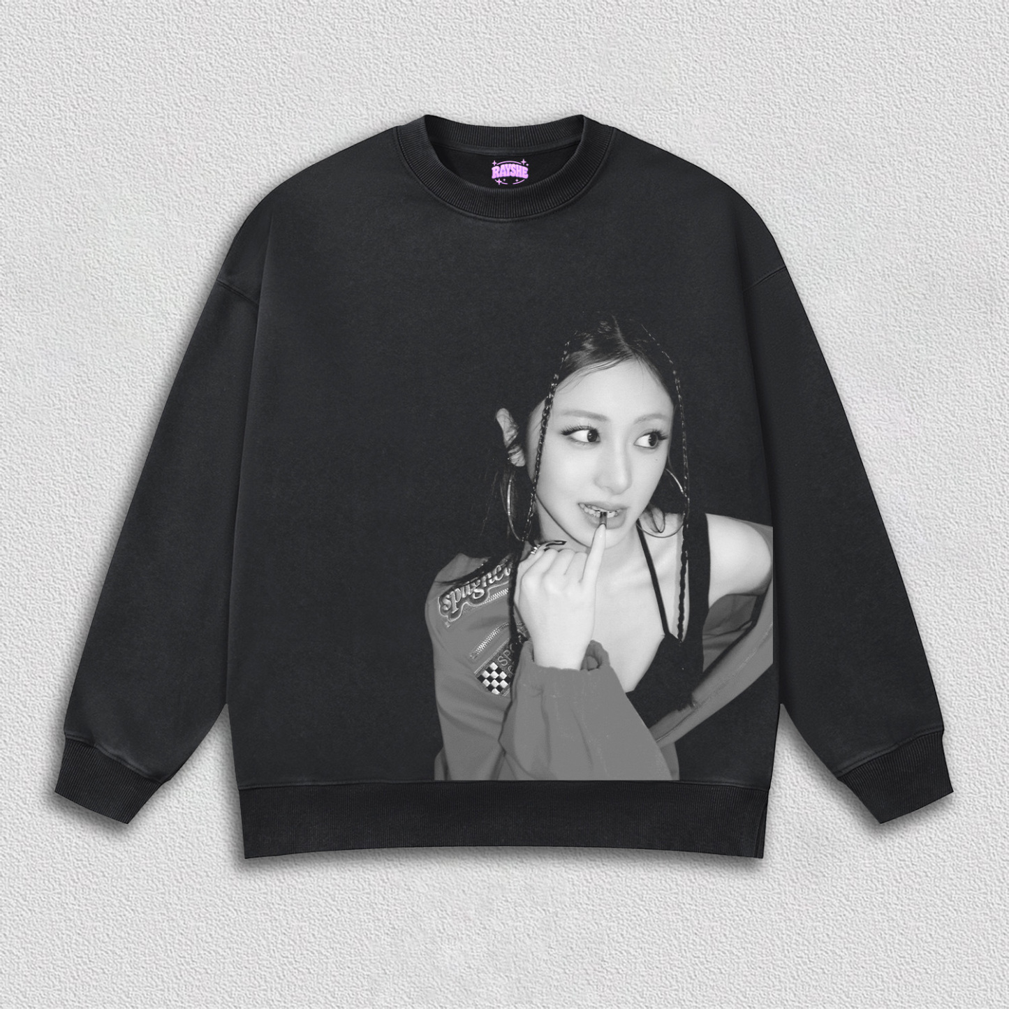 LE SSERAFIM yunjin TEE