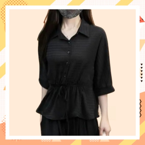 Blusa femenina ligera de manga cinco y cintura ajustada