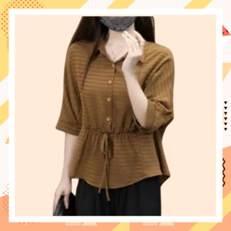 Blusa femenina ligera de manga cinco y cintura ajustada