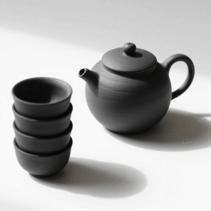 Teeservice aus Bone China (eine Kanne und 5 Tassen)