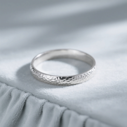 Művészi kialakítású ezüst karperec