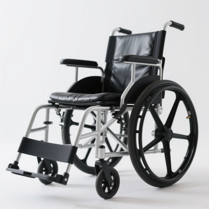 Lekki wózek inwalidzki ze stopu aluminium