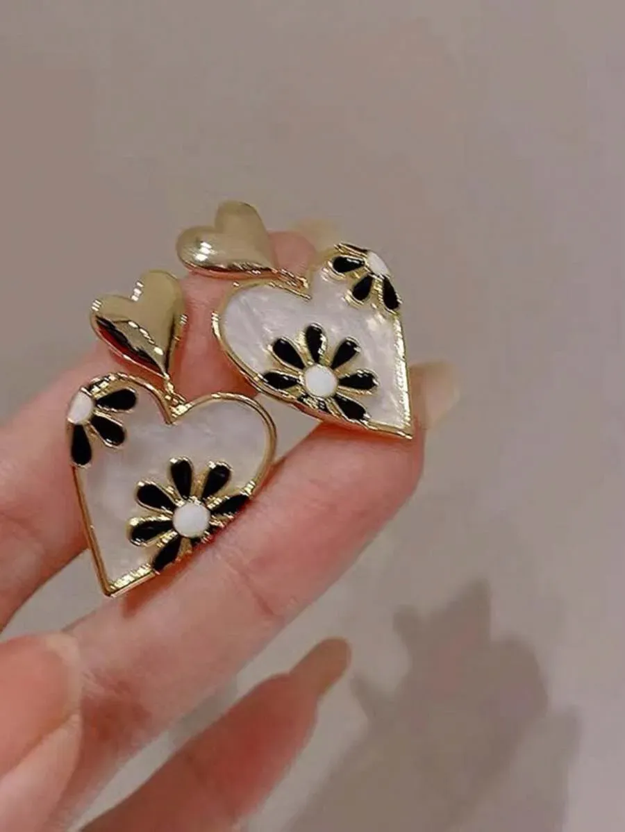 French Style Personality Small Daisy & Heart Shaped Earrings