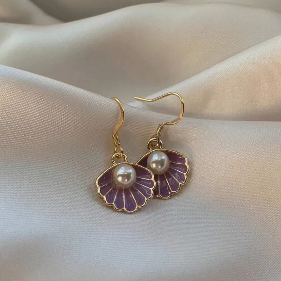 Clam Shell Earrings