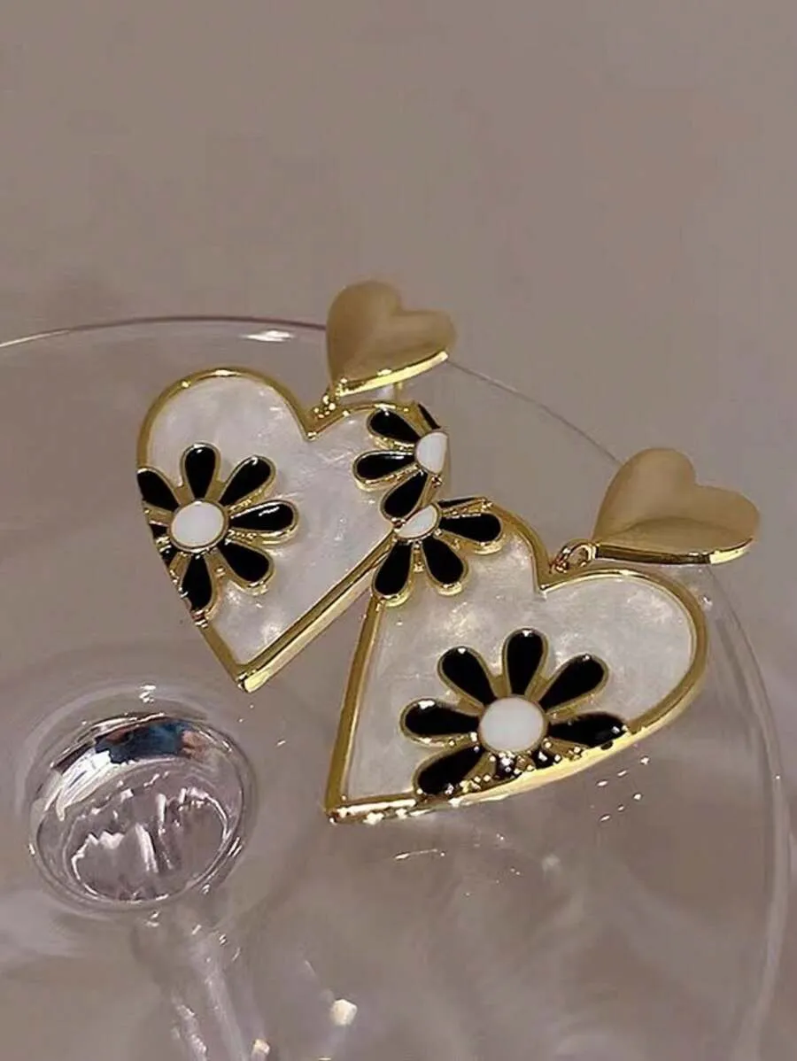 French Style Personality Small Daisy & Heart Shaped Earrings