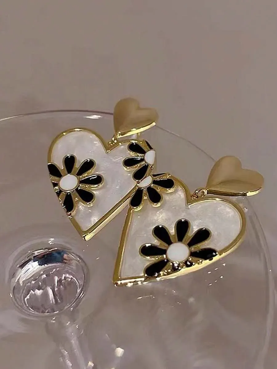 French Style Personality Small Daisy & Heart Shaped Earrings