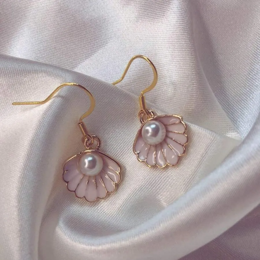 Clam Shell Earrings