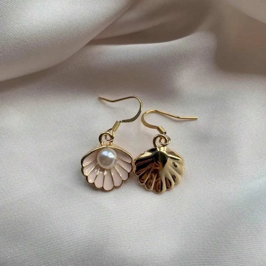Clam Shell Earrings
