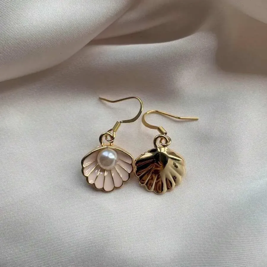Clam Shell Earrings