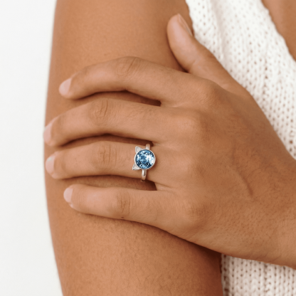 Cat shining eyes ring