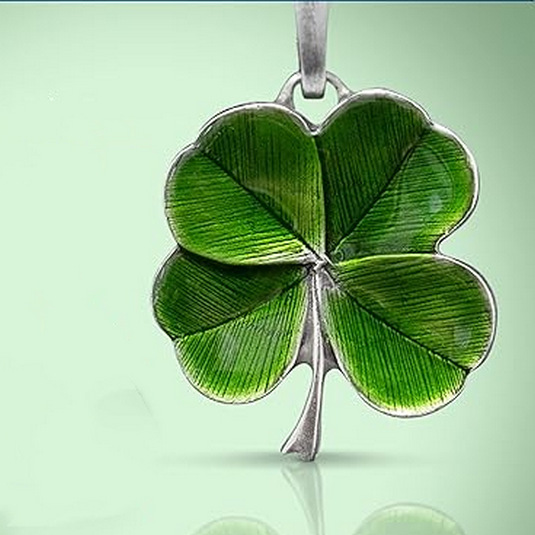 Shine Shamrock Necklace