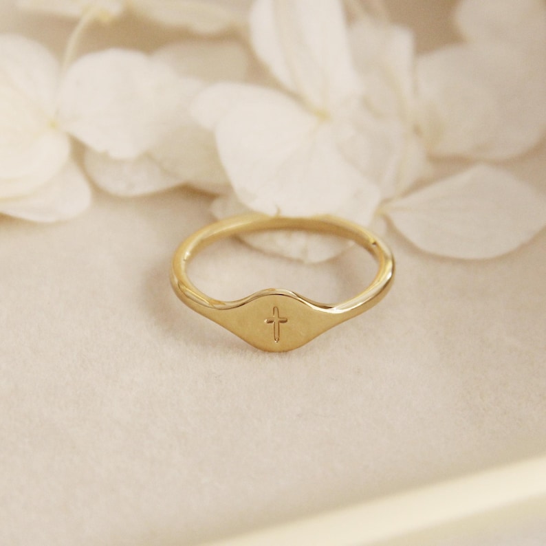 Small Cross faith Ring