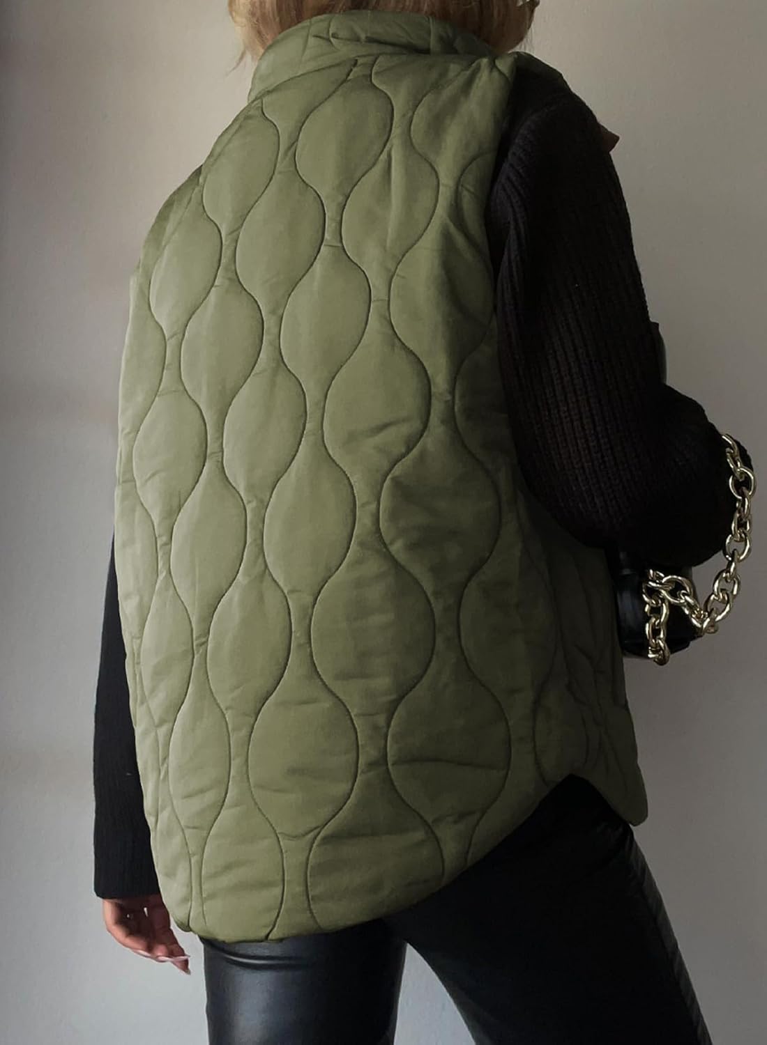 Women Lightweight Quilted Stand Collar Sleeveless Jackets Fall Winter 2025 Button Zip Up Coat