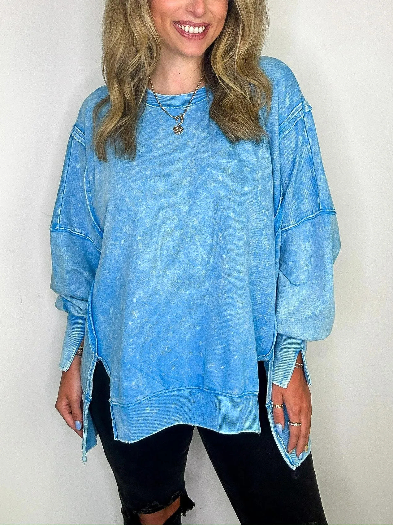 ✨Women's Acid Wash Split Cuff Oversized Crew Pullover (Buy 2 Free Shipping)