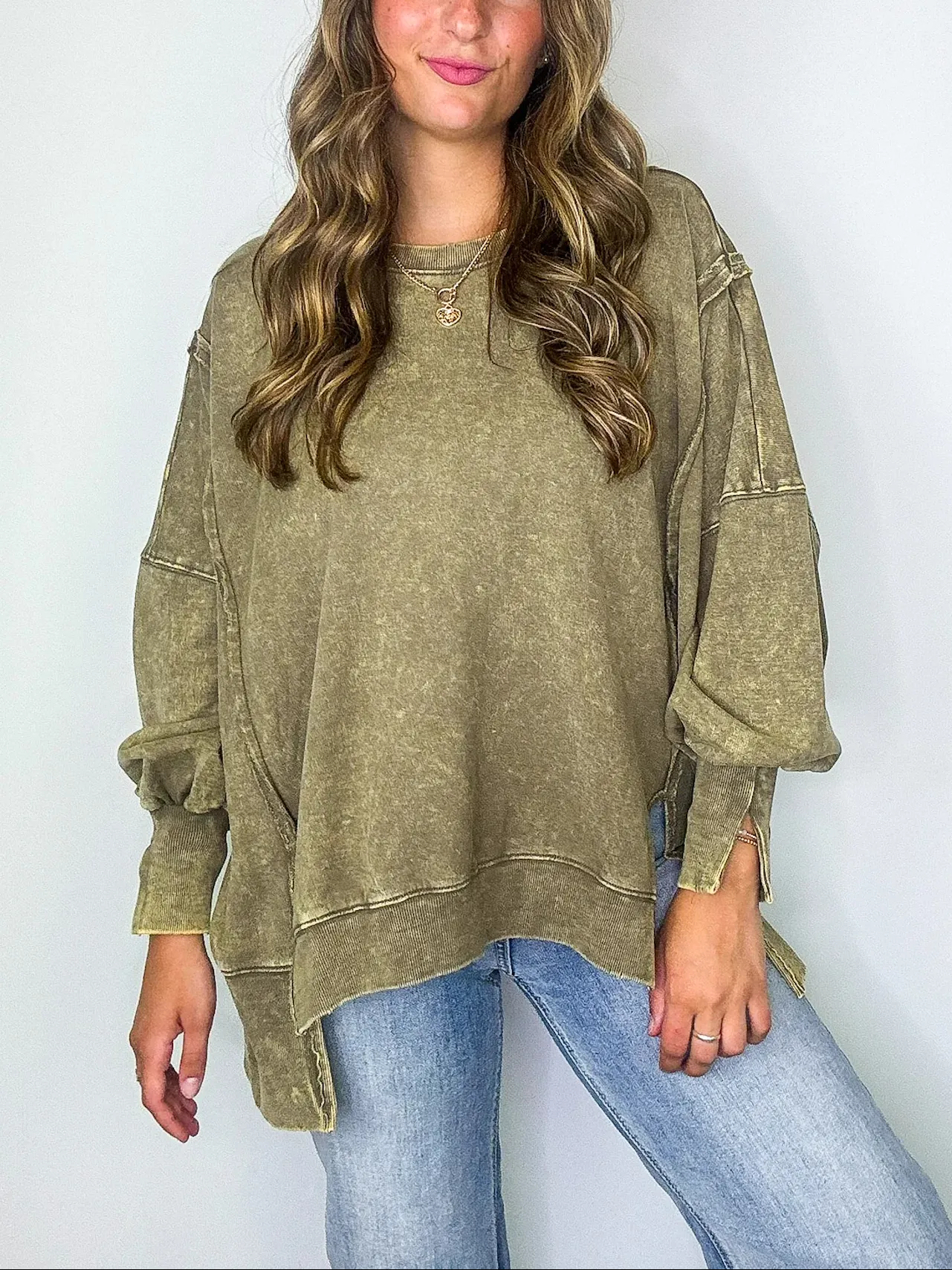 ✨Women's Acid Wash Split Cuff Oversized Crew Pullover (Buy 2 Free Shipping)