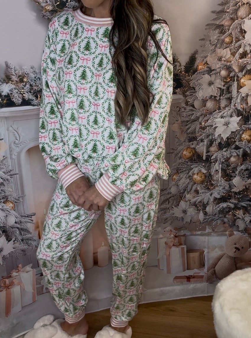 🎄🎄🎄Christmas Trees and Bows Pajama Set (Buy 2 Free Shipping)