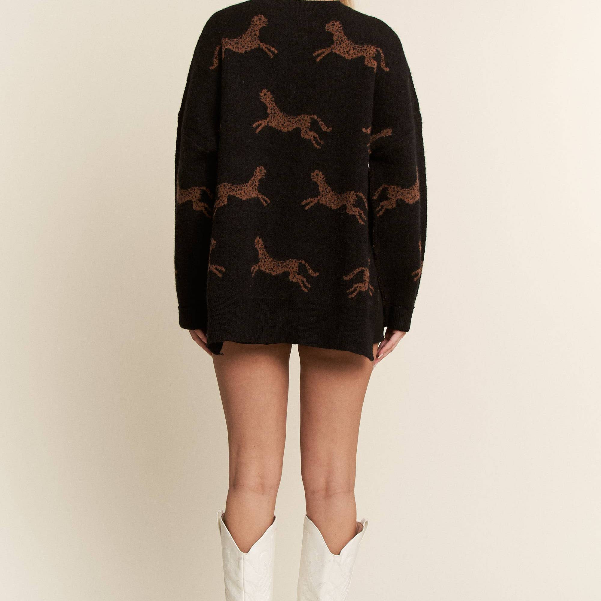 ✨✨✨Vintage-inspired oversized fall sweater with long sleeves and a cool tiger print. This warm knit pullover jumper is perfect for cozying up during chilly days!