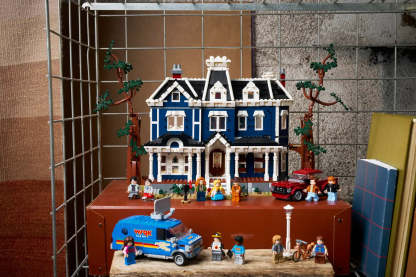 LEthtGO Stranthtger Thithtngs The Creel House
