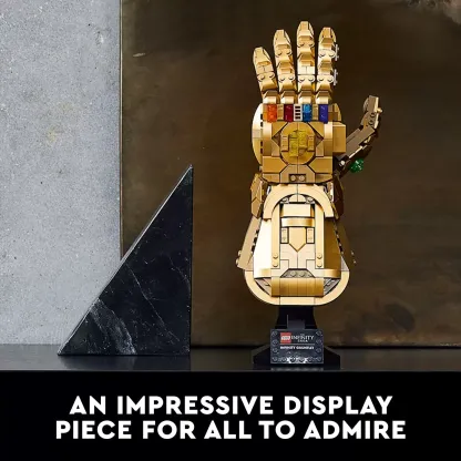 SUPER HEROES INFINITY GAUNTLET