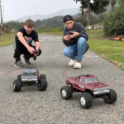 FMS 1:10 Ford F-100 Monster Truck 2WD RTR / RS