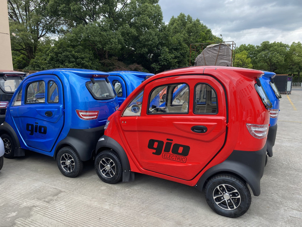 GIO All-Season Enclosed Mobility Scooter - Red - With Winter Heater & Summer Fan