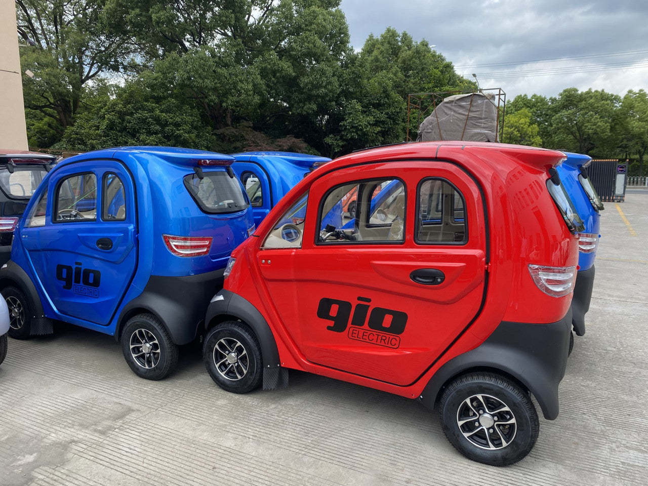 GIO All-Season Enclosed Mobility Scooter - Red - With Winter Heater & Summer Fan