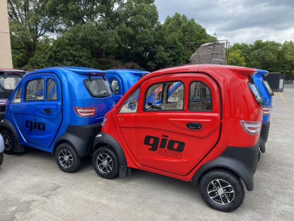 GIO All-Season Enclosed Mobility Scooter - Red - With Winter Heater & Summer Fan