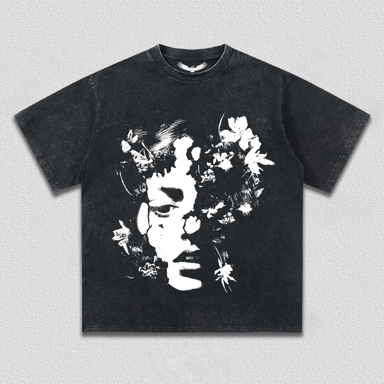 "Dreamy Flower - shadow Face" T-Shirt