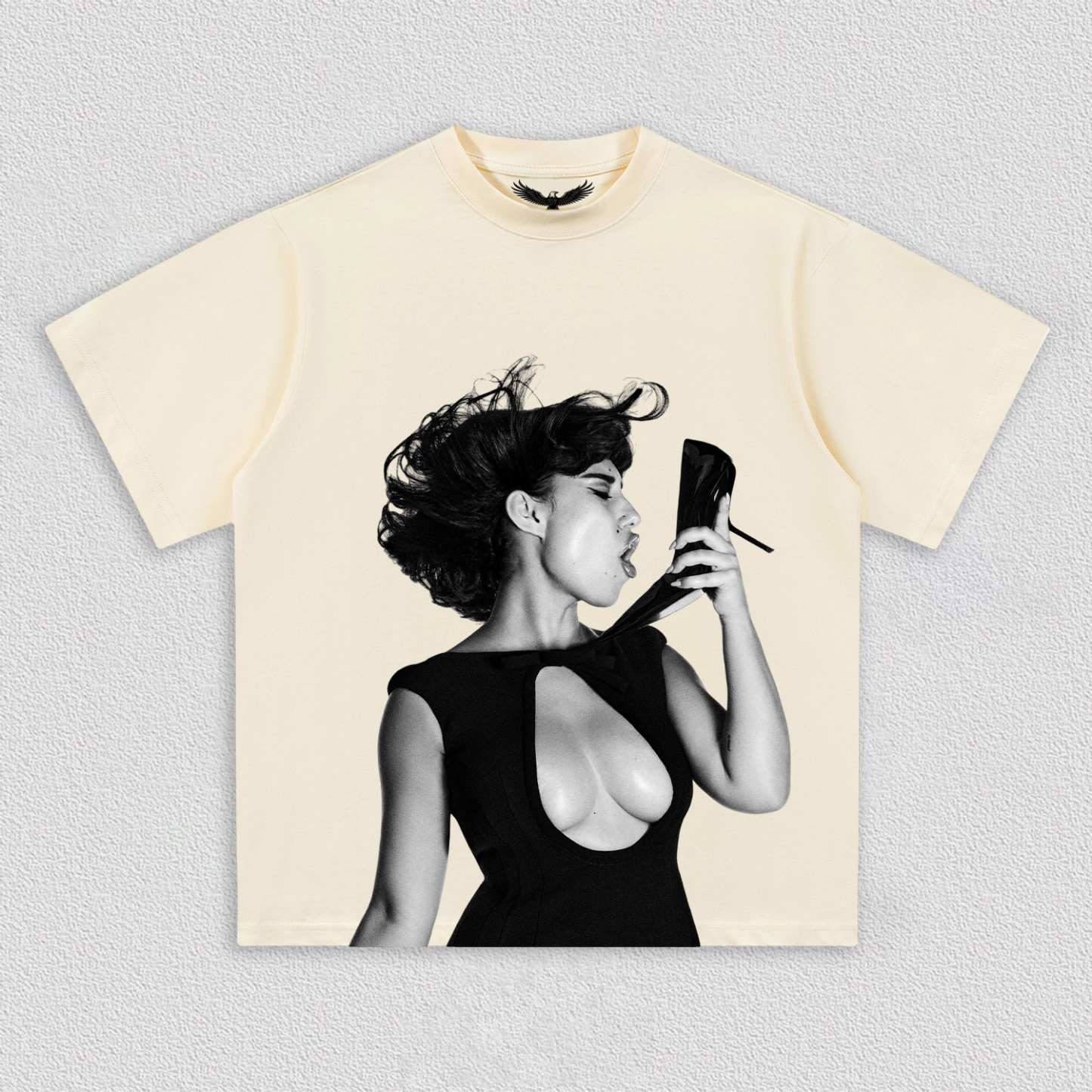 Raye tee
