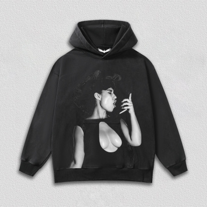 Raye tee
