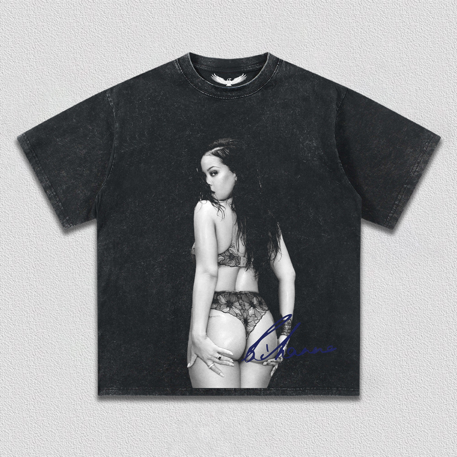 Rihanna V8 TEE