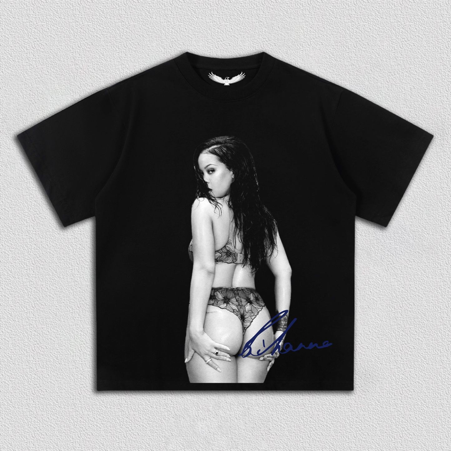 Rihanna V8 TEE