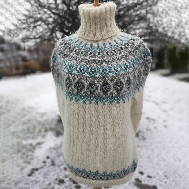 Maglione dolcevita jacquard vintage con diamanti