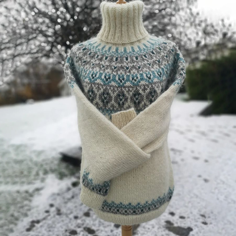 Maglione dolcevita jacquard vintage con diamanti