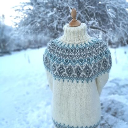 Maglione dolcevita jacquard vintage con diamanti