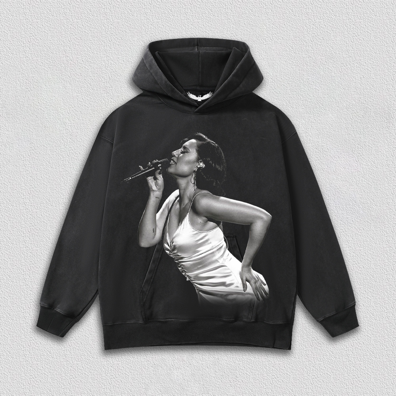 Raye tee