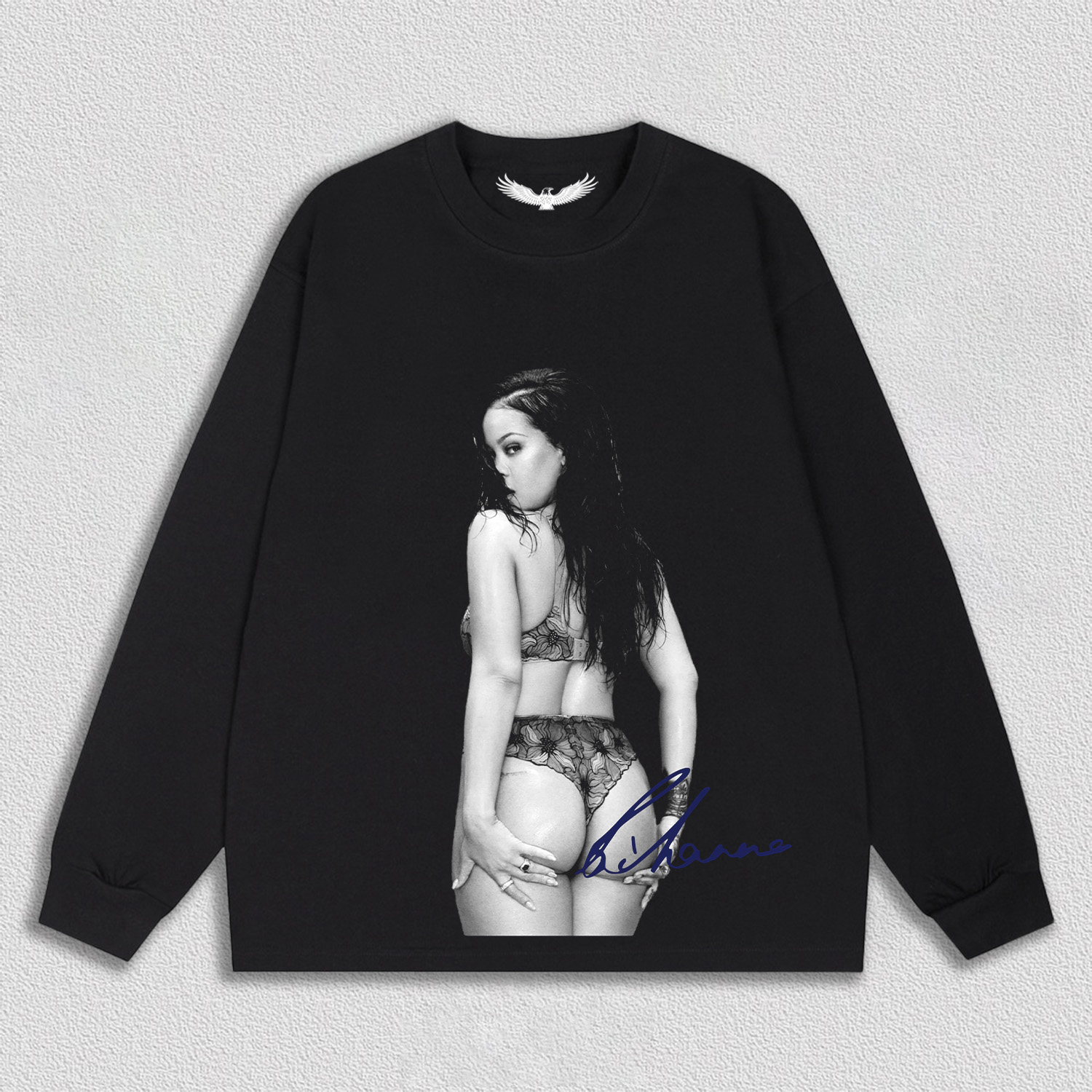 Rihanna V8 TEE