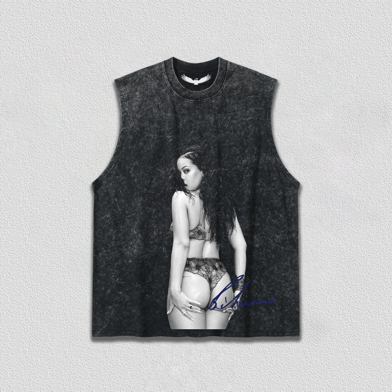 Rihanna V8 TEE