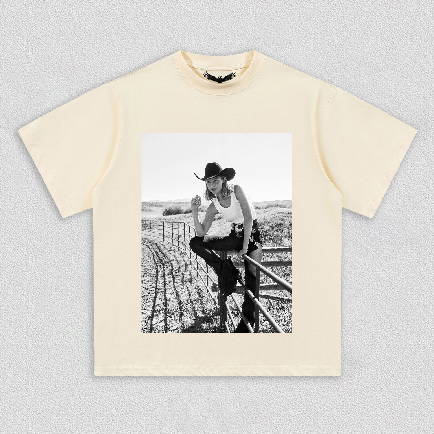 bellahadid TEE 4