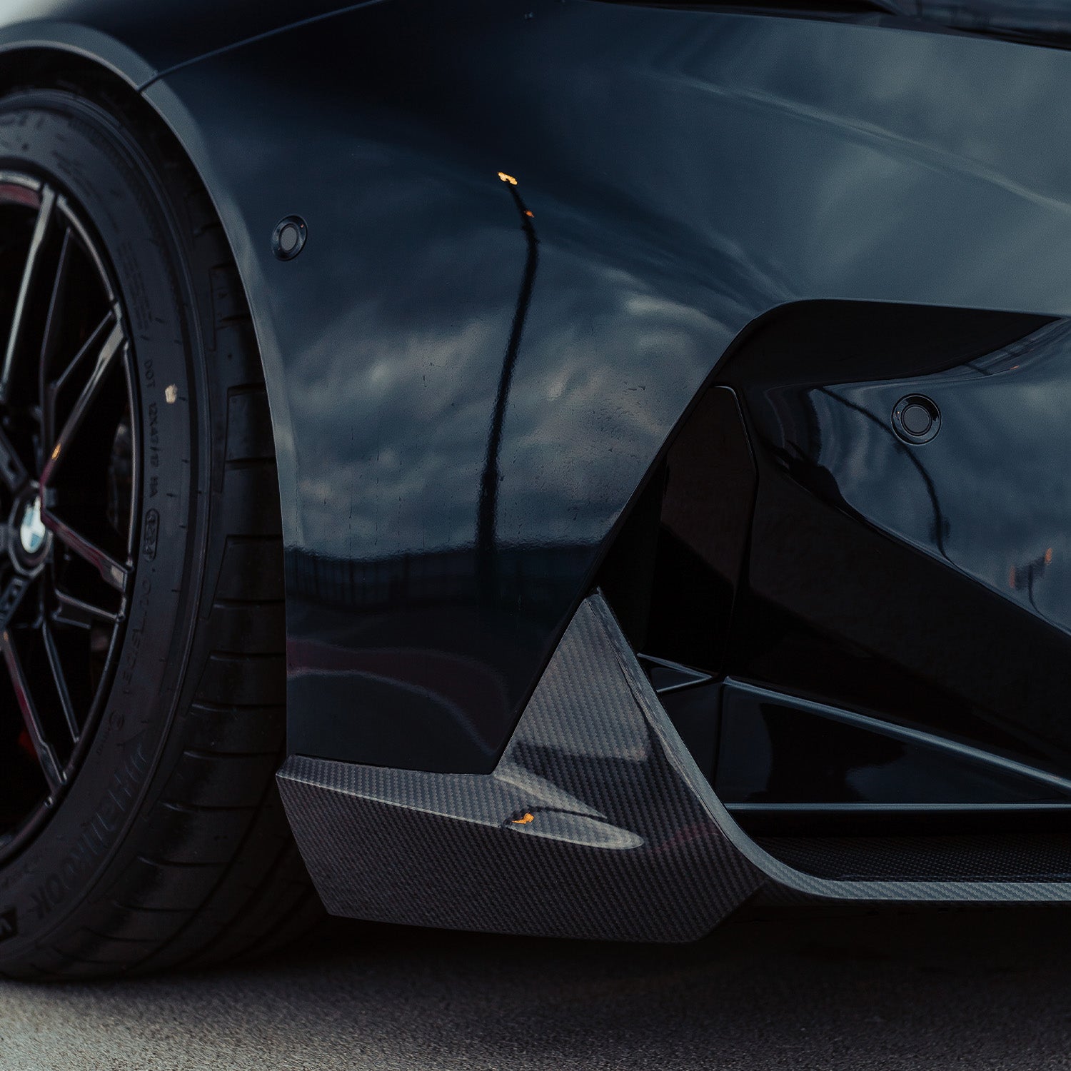 MHC+ BMW G90 & G99 M5 Performance Style Front Splitter In Pre Preg Carbon Fibre-CCO