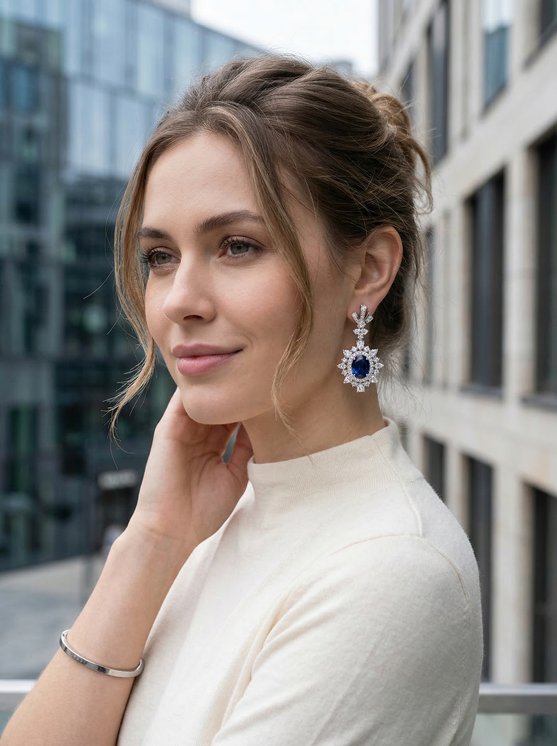 Royal sapphire and moissanite snowdrop earrings, simple and fashionable, elegant and grand, with abundant diamonds set in a luxurious way. 6.5 carats. 