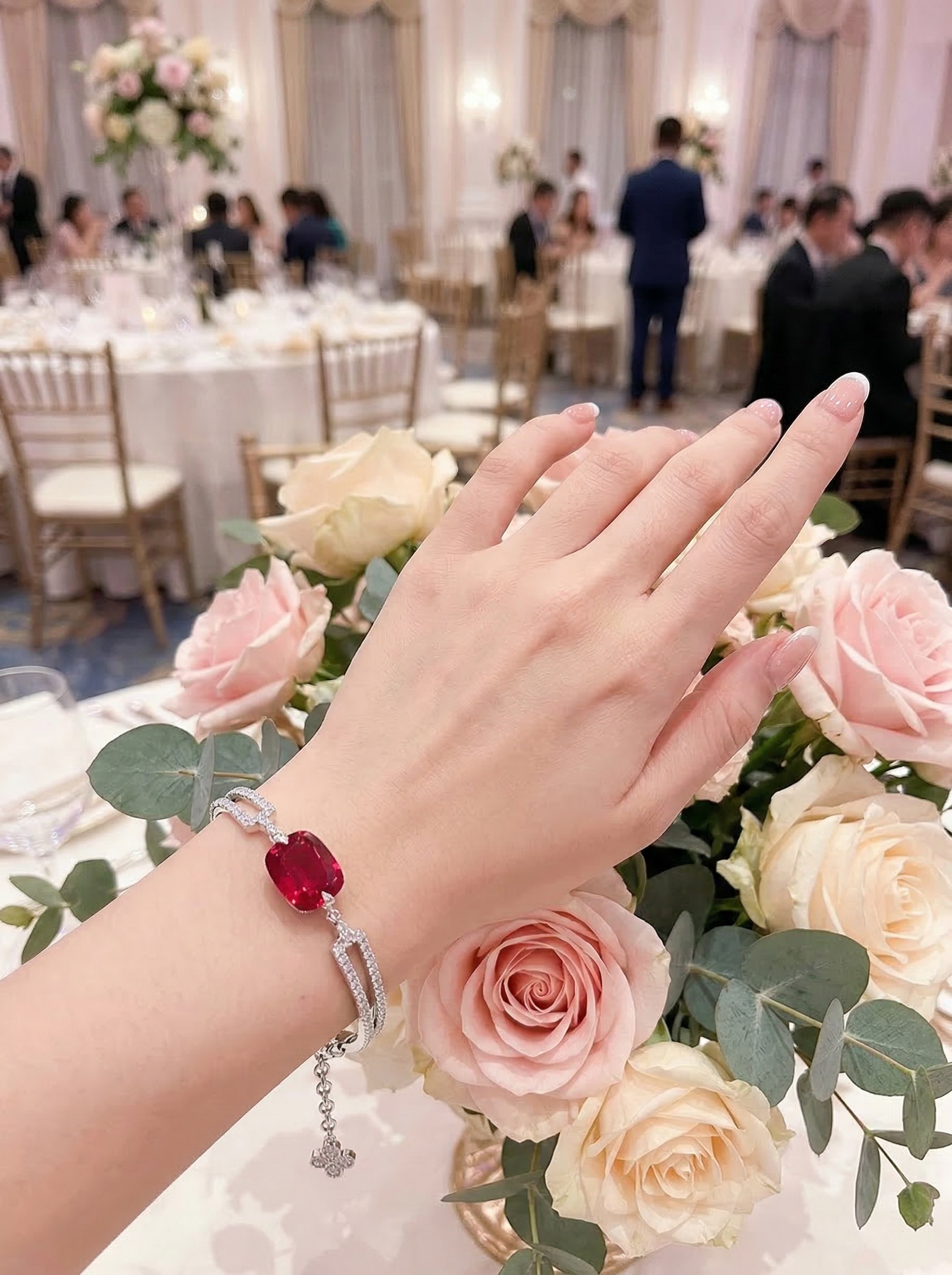High-purity natural brilliant ruby luxury bracelet - 6.8 carats 20CM 