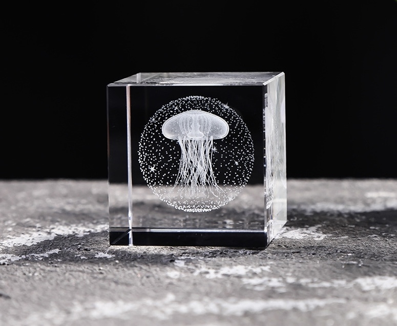 🔮Crystal cube carved jellyfish creative ornaments✨