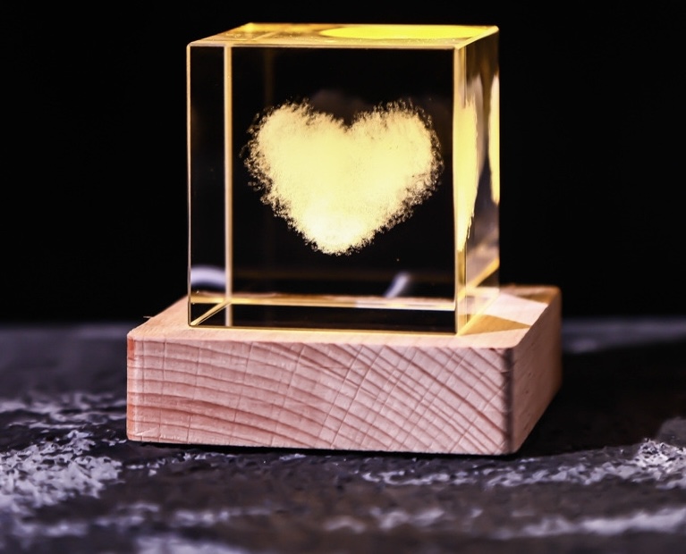 🔮Crystal cube carving love creative ornaments✨