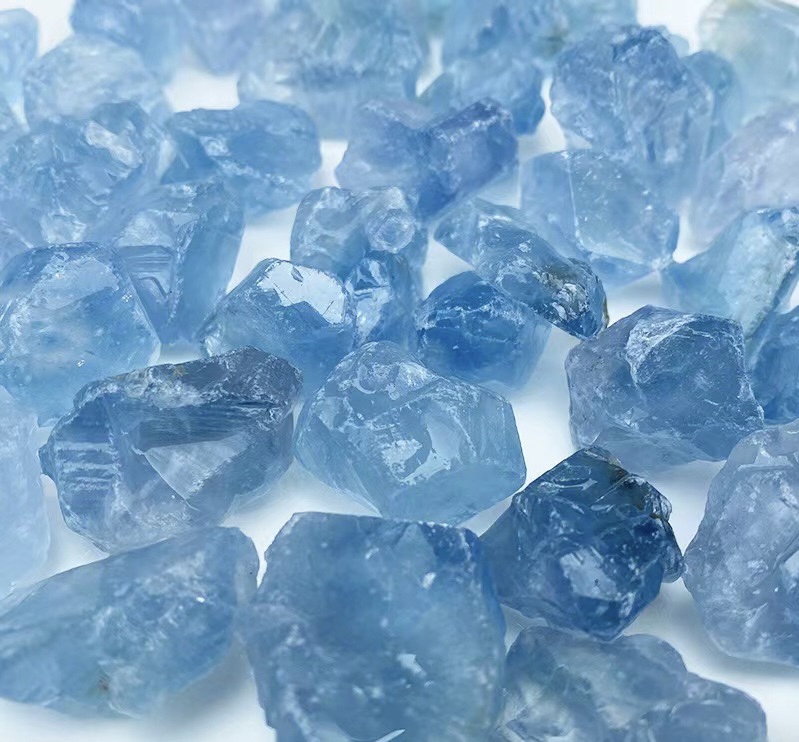 💎Natural crystal aquamarine rough stone✨